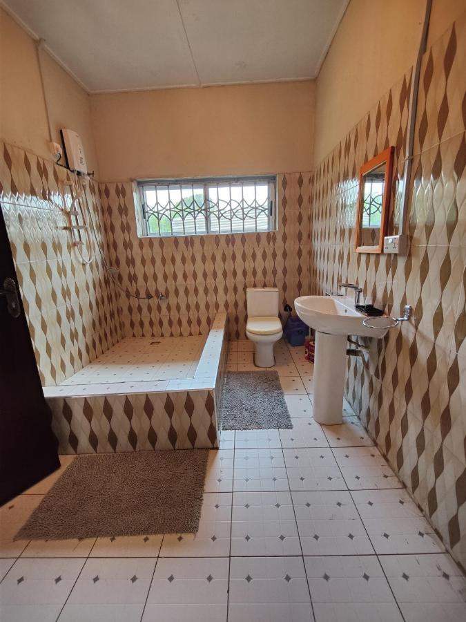 Tumi Hostel Kumasi Exterior photo