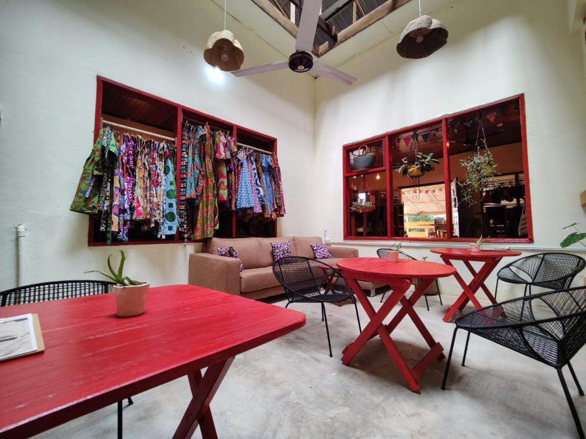 Tumi Hostel Kumasi Exterior photo